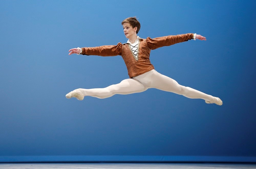 Harrison Lee wins prestigious Prix de Lausanne prize | Boys and Ballet
